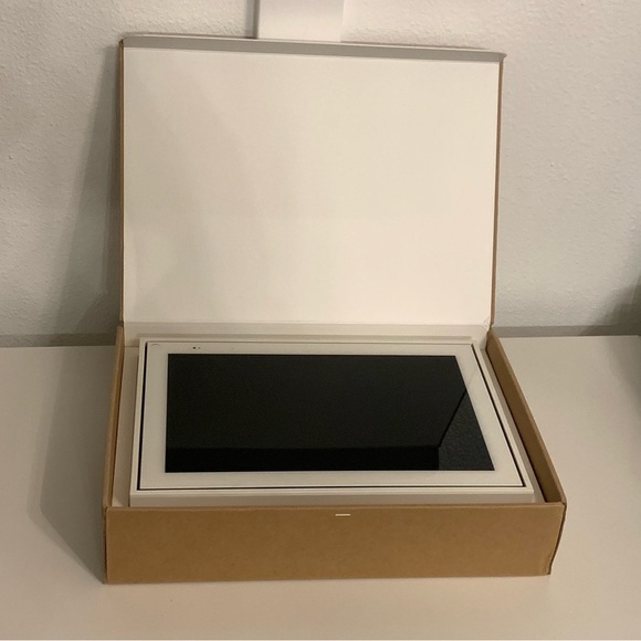 Meta Facebook Portal Video Calling Touch Screen 10” White Smart Alexa Messenger - Picture 10 of 16